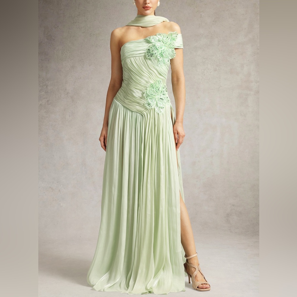 NWT Bella Barnett Mellies One Shoulder Floral Ruched High Slit Maxi Dress